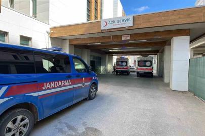 Karaman’da motosiklet şarampole devrildi: 2 yaralı