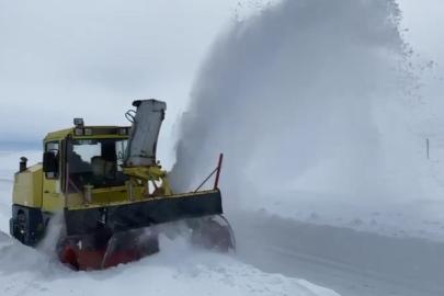 Kars’ta 25 köy yolu ulaşıma kapandı, ekipler seferber oldu