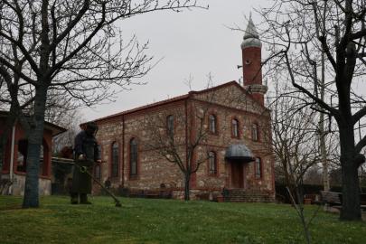 Kartepe’de bayram öncesi camilerde temizlik çalışması yapıldı