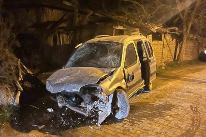 Kastamonu’da hafif ticari araç taşa çarptı: 1 yaralı