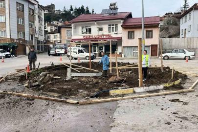 Kavşak ortasında kalan tarihi mezar için ihya çalışması başlatıldı