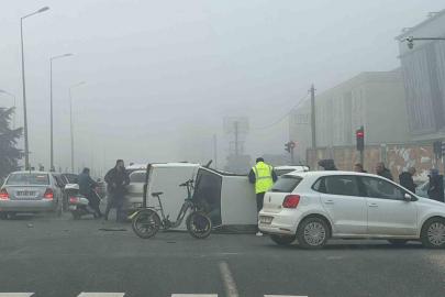 Kavşakta meydana gelen kazada 4 kişi yaralandı