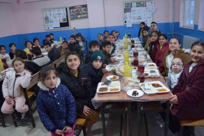 Kaymakam Koşansu öğrencilerle iftar sofrasında buluştu