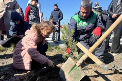 Kayseri Büyükşehir’den özel çocuklarla anlamlı ağaç dikim etkinliği