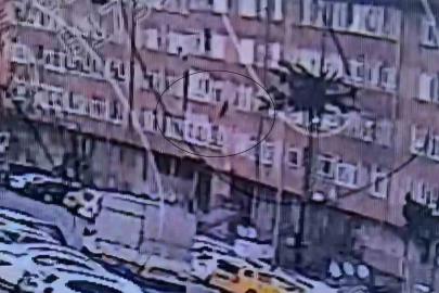 Kayseri’de 5. kattan atlayan bir kişi hayatını kaybetti: O anlar kamerada