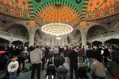 Kayseri’de Kadir Gecesi dualarla idrak edildi