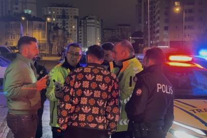 Kayseri’de polis ekiplerinden kaçan 2 alkollü sürücüye 920 bin TL idari para cezası yazıldı