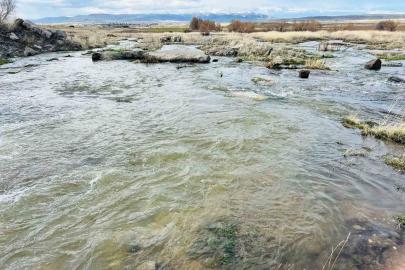 Kayseri’nin bir ilçesinde baharın habercisi dere suları akmaya başladı