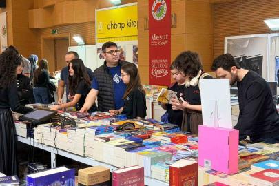 Kepez Kitap Fuarı’na yoğun ilgi