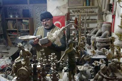 Kilis’te taş oymacılığının son ustası bayramda da tezgah başında