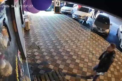 Kırılan bardak tartışmasında "Beni müşterilerin yanında rezil ediyorsun, ben yapacağımı biliyorum" diyen kadının kocası, iş yerinin camına kaldırım taşı fırlattı