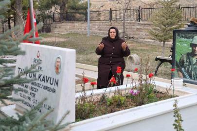 Kırşehir’de şehitlikte duygusal anlar yaşandı