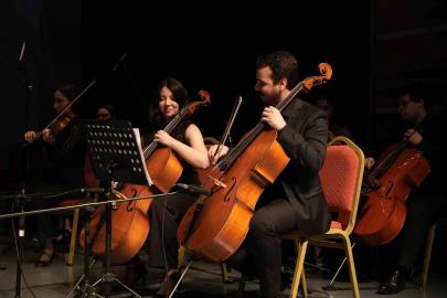 Kocaeli Orkestrası, Toygar Işıklı dizi müziklerini izleyiciyle buluşturdu