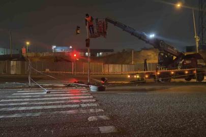 Kocaeli’de işçi servisi ile otomobil çarpıştı: 11 yaralı