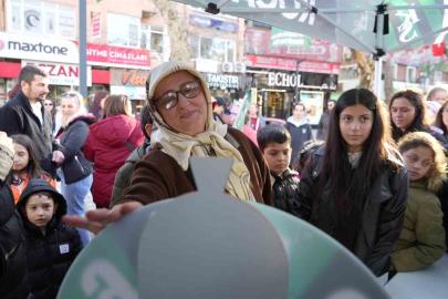 Kocaelispor’dan Kadınlar Günü’nde hediye çarkı etkinliği