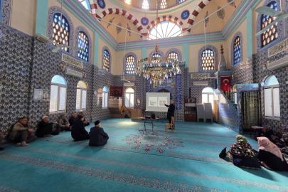 Köşk’te hac yolcularına hazırlık semineri verildi