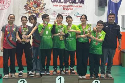 Köyceğiz Toparlar Ortaokulu Floor Curling’te İl birincisi oldu