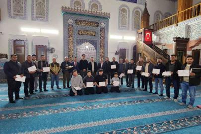 Köyceğiz’de Kur’an eğitimi alan kursiyerlere belge verildi