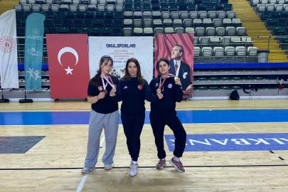 Köyceğizli öğrenciler bilek güreşinde ilk madalyalarını aldı