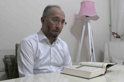 Kur’an-ı Kerim’i ezberlemenin ötesine geçti: Ayetlerin sayfasını ve satırını saniyeler içinde söylüyor