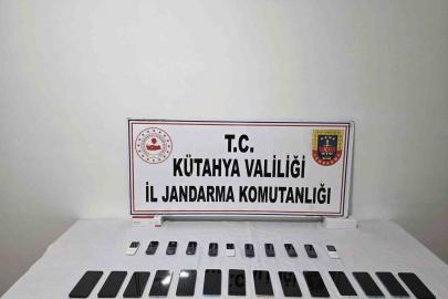 Kütahya’da kaçak telefon operasyonu, 29 telefon ele geçirildi