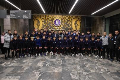 Kütahyaspor U-15 takımı namağlup şampiyon oldu