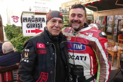 Kutsal toprak sevgisi zorluk tanımadı, motosiklet tutkunları iki teker üzerinde umre yolculuğuna çıktı