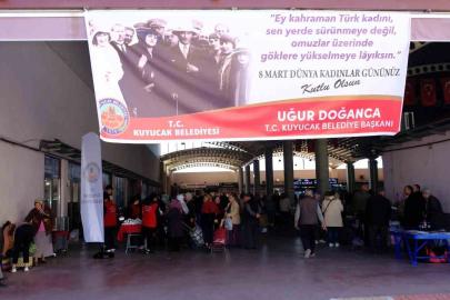 Kuyucak Belediyesi’nden kadınlara 8 Mart sürprizi