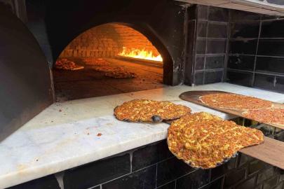 Lahmacun ustası "Maçı kazanırsak bin lahmacun dağıtacağım" dedi, sözünü tuttu