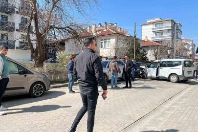 Lüleburgaz’da ticari araç park halindeki otomobillere çarptı