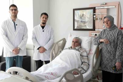 Malatya’da 20 santimetrelik kitle kapalı yöntemle çıkarıldı