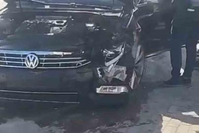 Manavgat’ta iki otomobil kavşakta çarpıştı