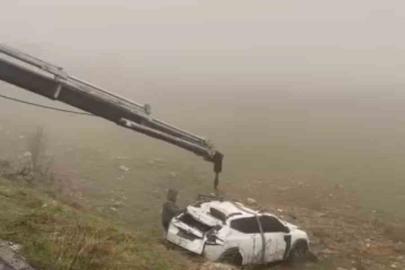 Mardin’de yol kenarına devrilen otomobilin sürücüsü yaralandı