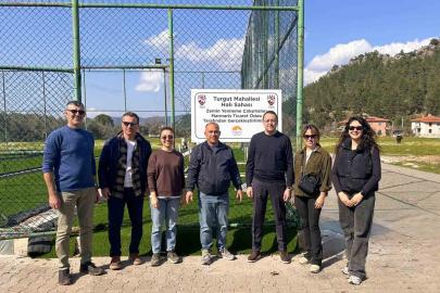 Marmaris Turgut Mahallesi’nde futbol sahası yenilendi