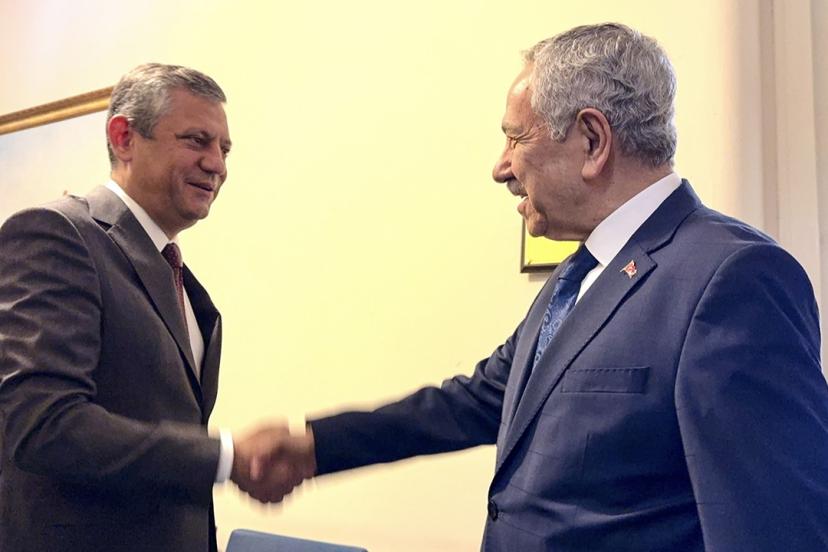 Meclis'te Özel-Arınç görüşmesi