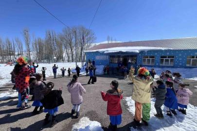 ’Merkez Her Yerde’ projesi kapsamında köy okulunda etkinlik düzenlendi
