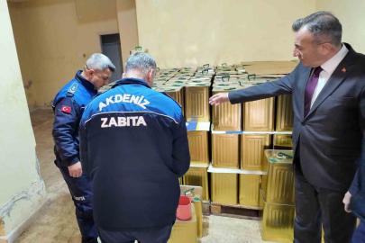 Mersin’de 4,5 ton sahte zeytinyağı ele geçirildi