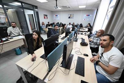 Mersin’de gençlere yapay zeka ve veri analizi eğitimi