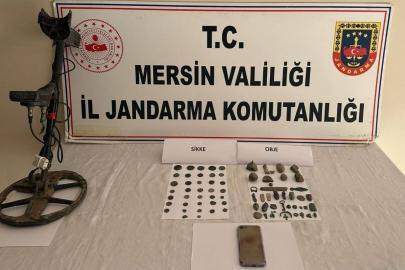Mersin’de tarihi eser operasyonu, çeşitli objeler ele geçirildi
