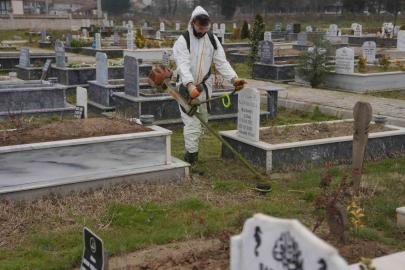 Mezarlıkların bakımları tamamlandı