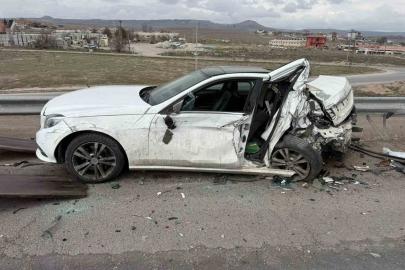 MHP eski milletvekilinin oğlunun yaralandığı kaza kamerada