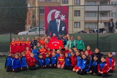 Milli Takımlar Kaleci Departmanı Koordinatörü Alper Boğuşlu Bilecik Kolej Spor Kulübünü ziyaret etti