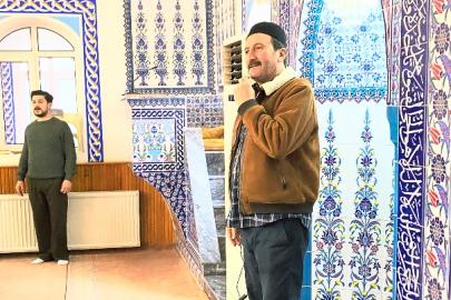 Müezzin "Kâbe’de Hacılar" ilahisini okudu, öğrenciler eşlik etti