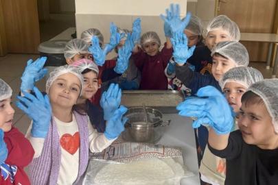 Muğla’da minik öğrenciler güllaç yapmayı öğrendi