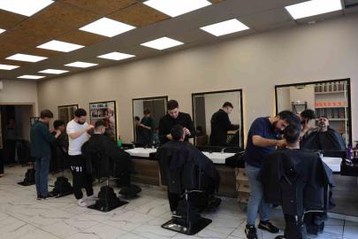 Müşteriler tıraşı son güne bıraktı: Berberler yoğunluktan randevu sistemine geçti