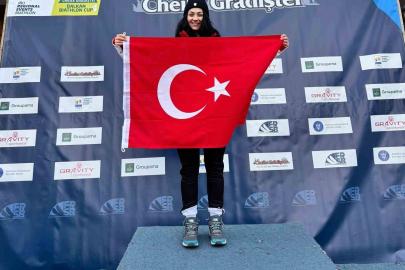 Niğdeli sporcu Ebru Tuncer’den çifte gurur