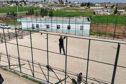 Olukyanı ve Payamlı halı sahaları tamamlanıyor