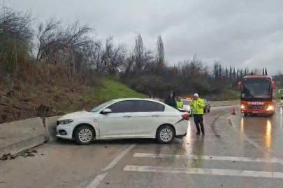 Otobanda zincirleme kaza: 4 araç birbirine girdi