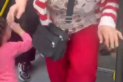 Otobüste kadınlar yer kavgasında şoförün kolunu ısırdı