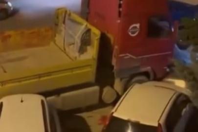 Park halindeki 9 araca çarpan tır maddi hasara neden oldu